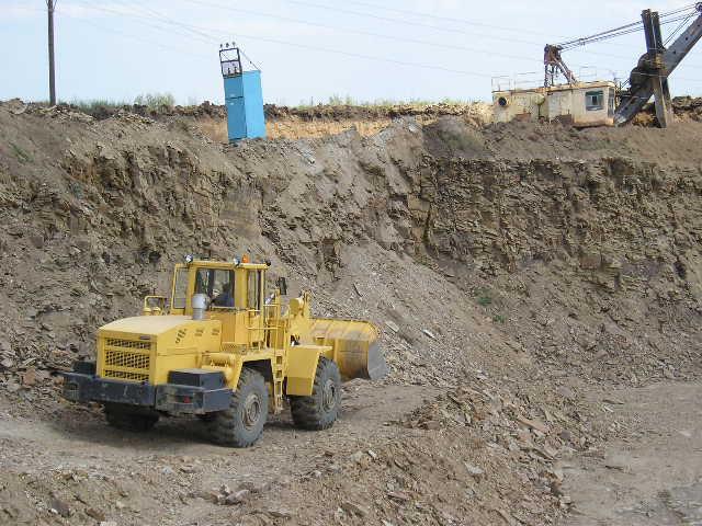 Карьер. Погрузчик МоАЗ 40484