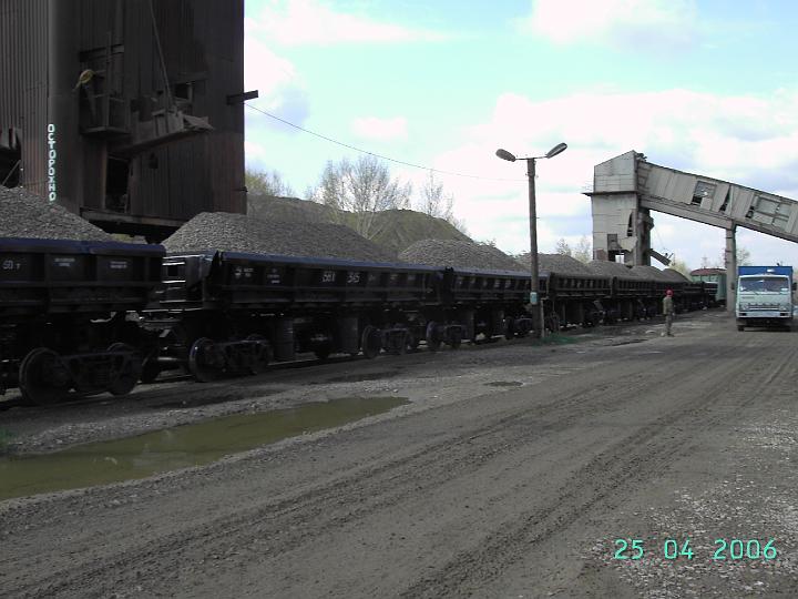 Погрузка. Думпкары с щебнем