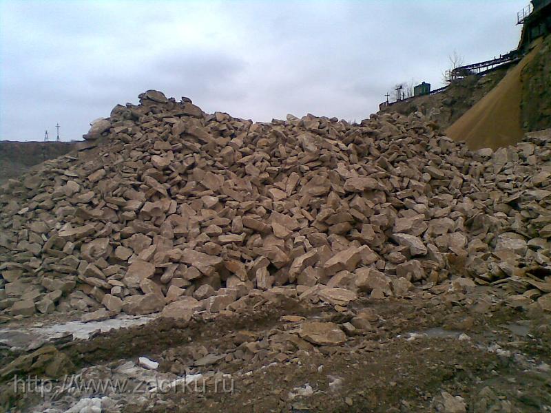 Бутовый камень фр.150-350 в карьере.