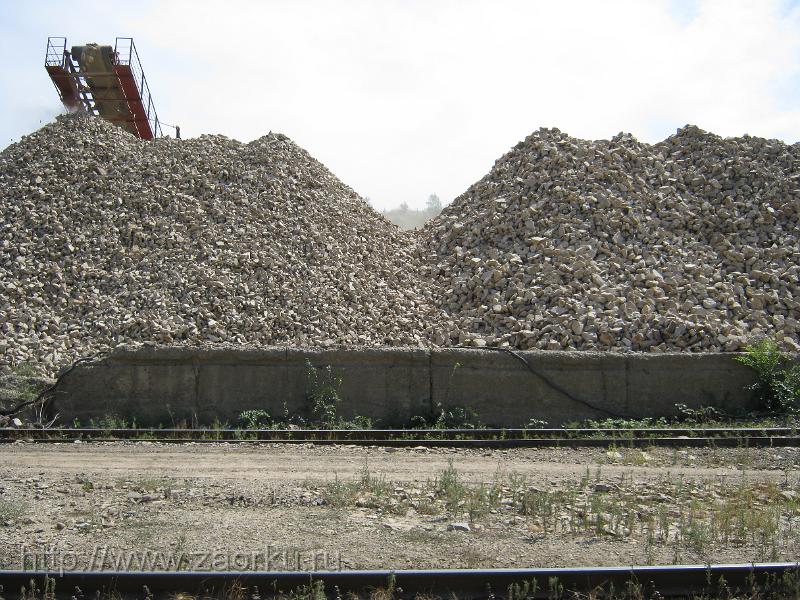 Камень бутовый на погрузке.