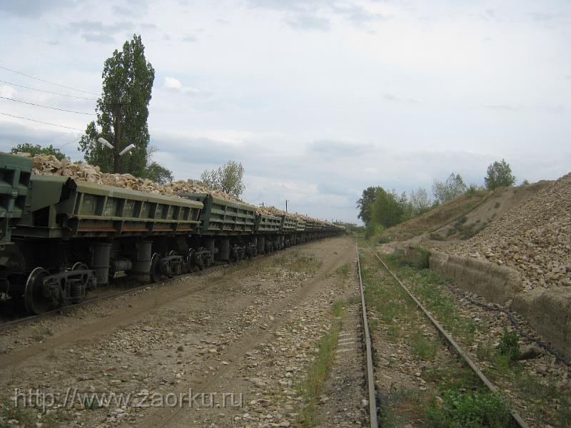 Погрузка. Думпкары с бутовым камнем.